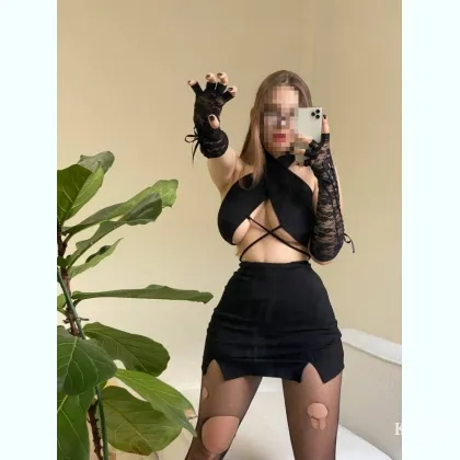 Ночь страсти с горячей бюджетной красоткой . . . .. фото 1